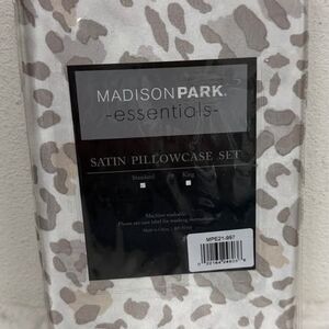 2 Cheetah Print Satin Pillowcases Standard/Queen New
